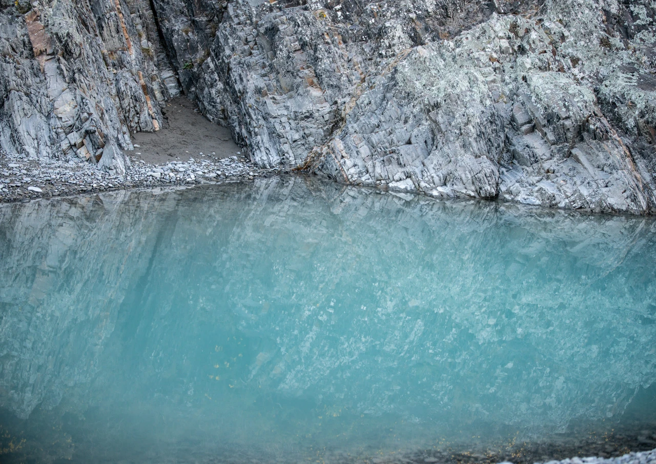 Rivers edge River turquoise and abundant New Zealand