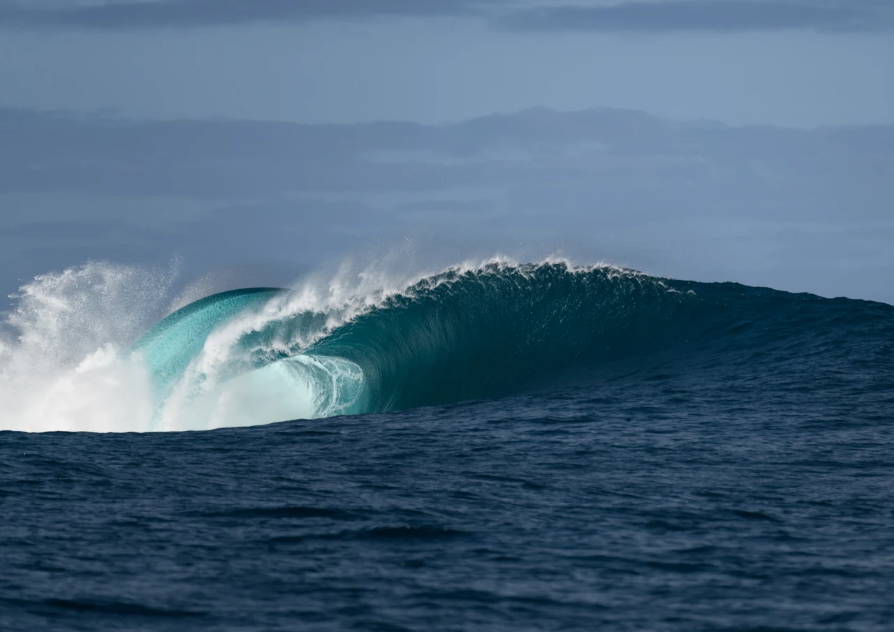 Eames reef a wave out at sea Eames reef and huge wave